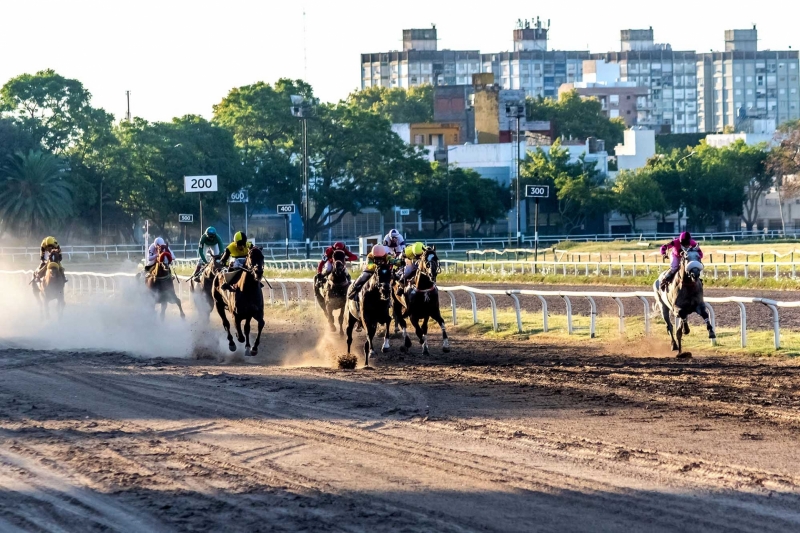 Leopolis volvió a condecorarse en una emocionante tarde de carreras